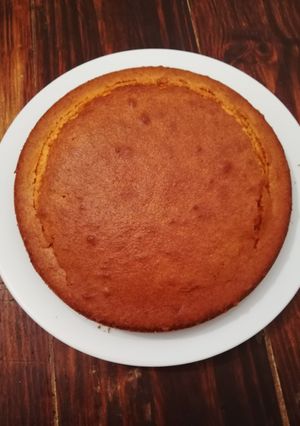 Una foto de Bizcocho 🥧 con flan 🍮 de sobre