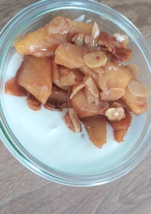 Une photo de 🍏🍎Topping pommes Caramélisées amandes🍎🍏