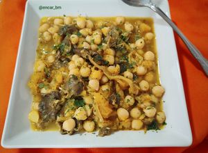 Foto principal de Potaje de garbanzos con calabaza y angula de monte silvestre