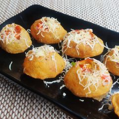 A picture of Pani Puri Pizza.