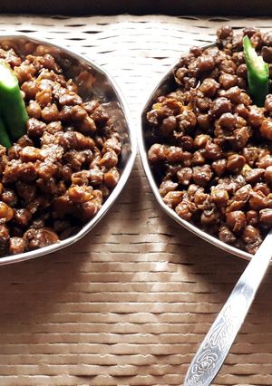 A picture of Spicy ghugni.