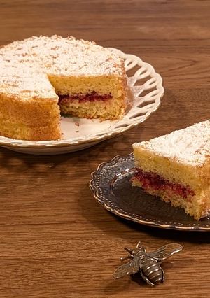 A picture of ★ My small Victoria sponge★.