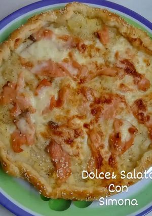 Foto di Torta Salata con Salmone affumicato-patate e robiola
