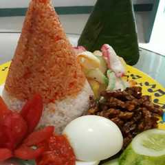 รูปของ Uduk merah putih