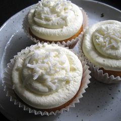 A picture of Coconut Cupcakes.