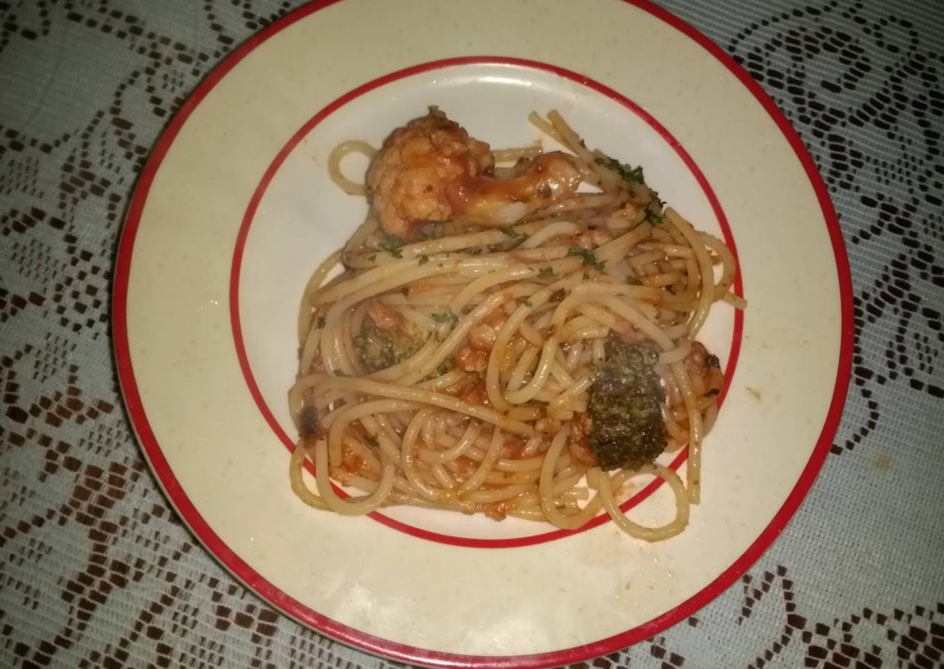 Pasta con brócoli, coliflor y soya
