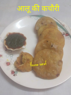 आलू की कचौड़ी (aloo ki kachodi recipe in Hindi) रेसिपी मुख्य फोटो