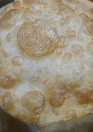 सूजी की मीठी पूरी (Suji ki meethi puri recipe in hindi) रेसिपी मुख्य फोटो