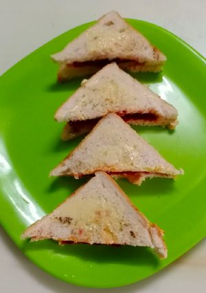 A picture of Vegetable Sandwich.