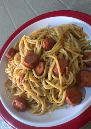 A picture of Sausage in Spaghetti.
