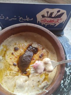 صورة لوصفة سجق فراخ بصوص البشاميل والجبنه