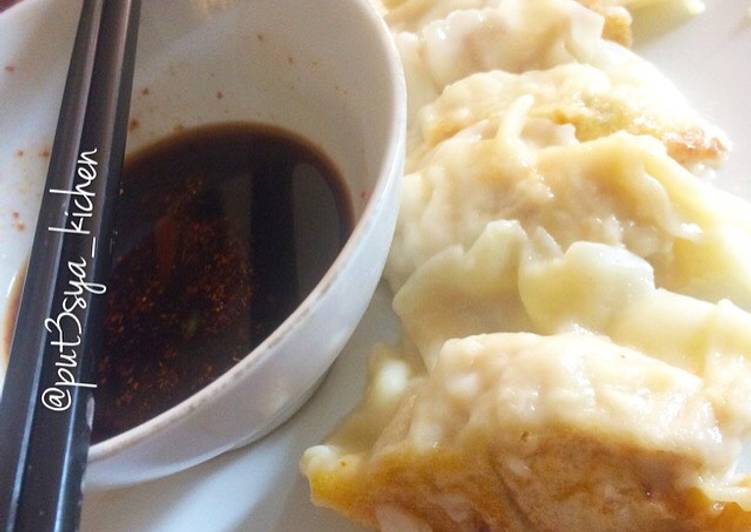 Resep Gyoza isi ayam udang😋, Enak Banget