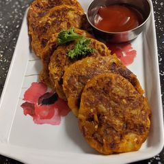 A picture of Aloo tikki.