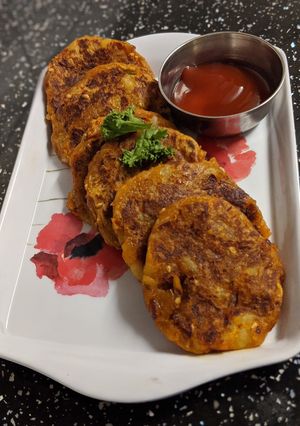 A picture of Aloo tikki.