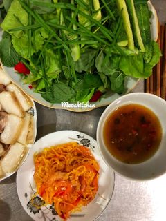 Hình của món Thịt Luộc Tôm Chua Cuốn Bánh Tráng.