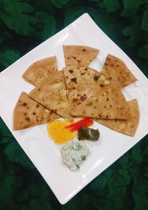 A picture of آ لو کے پراٹھے Aloo k parathay.