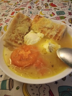 Una foto de Sopita de cebolla, estilo Mony ñam