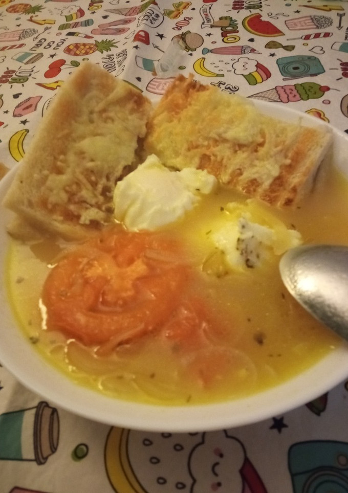 Una foto de Sopita de cebolla, estilo Mony ñam