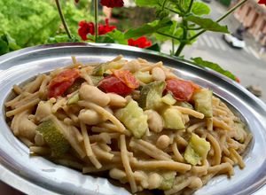 Foto di Spaghetti integrali con zucchine e fagioli
