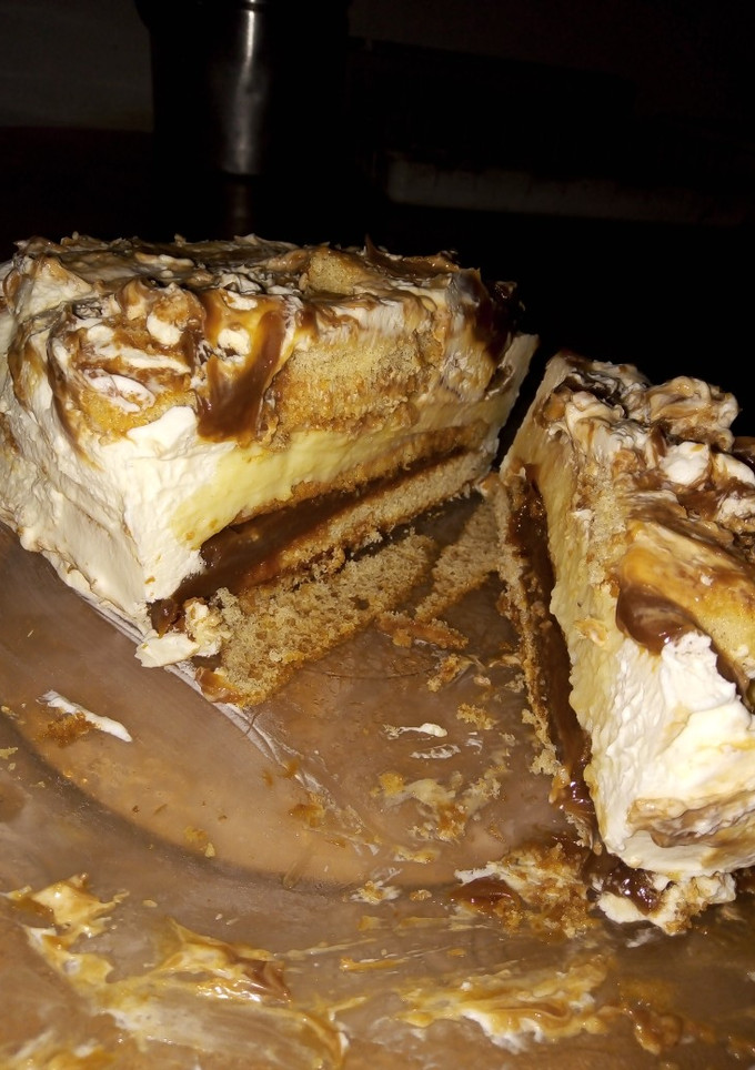 Una foto de Postre de vainillas con crema pastelera y dulce de leche