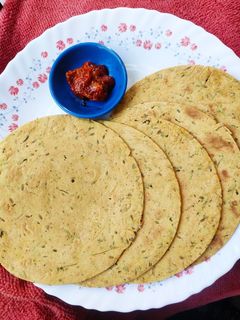 मेथी खाकरा(Methi khakhra recipe in marathi) रेसिपी चे मुख्य फोटो 
