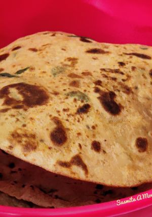 A picture of Methi ke parathe.