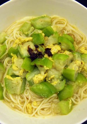 肉燥絲瓜蛋麵線 的食譜成品照片