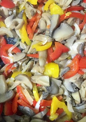 صورة لوصفة سلطه الفطر مع الفلفل الحلو🍲