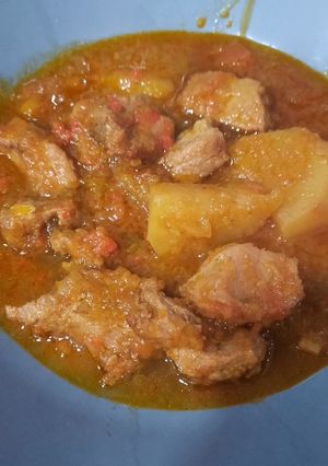 Una foto de Estofado de cerdo en olla express (carne en salsa)