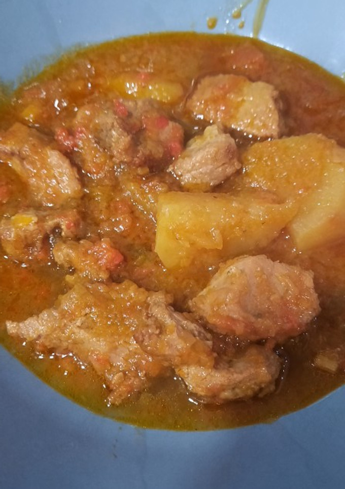 Una foto de Estofado de cerdo en olla express (carne en salsa)