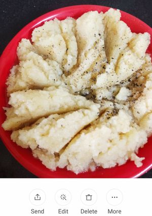 રવા નો શીરો (Rava Sheera Recipe In Gujarati) રેસીપી મુખ્ય ફોટો