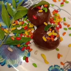 A picture of Chocolate balls.