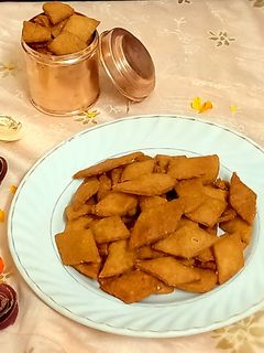 बाजरीच्या कापण्या (Bajrichya Kapnya Recipe In Marathi) रेसिपी चे मुख्य फोटो