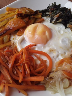 Una foto de Bibimbap🍚🥗 vegetariano🍳...🤔