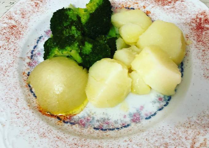 Brócoli con patatas y cebolla hervido y aliñado con Vidalim Receta de  grego&monica- Cookpad