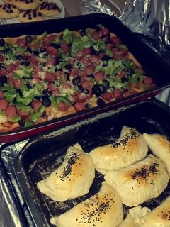 صورة لوصفة بيتزا بعجينه العشر دقايق