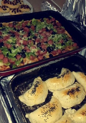 صورة لوصفة بيتزا بعجينه العشر دقايق