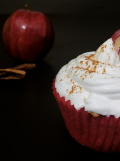 Una foto de Muffins de manzana y canela 🧁🥣