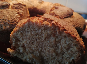 Una foto de Torta de avena, banana y coco rallado 😋