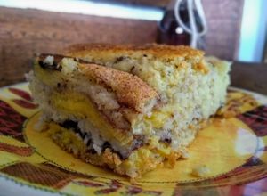 Foto de Bolo de Coco Recheado com Banana e Canela