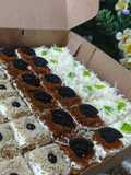 KUE POTONG MOKA aneka topping