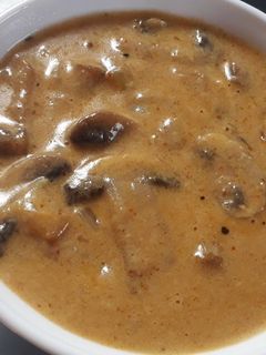 क्रिमी गार्लिक मशरूम (creamy garlic mushroom recipe in marathi) रेसिपी चे मुख्य फोटो