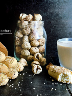 عکسی از دستور کعک ابو السمسم العراقي (کعک کنجدی عراقی)