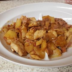 A picture of Sweet Chicken, Ham and pineapple bake.
