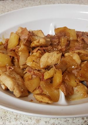 A picture of Sweet Chicken, Ham and pineapple bake.