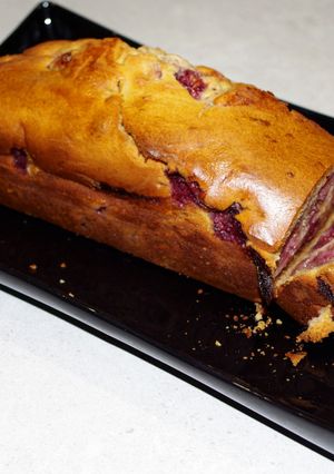 Une photo de Cake chocolat blanc et framboises
