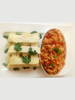A picture of Fried yam with egg sauce.