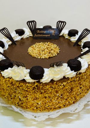Mogyorós rumos csokitorta recept fotója
