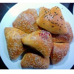 Triangle buns A picture of Triangle buns.