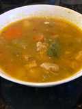 Caldo de pollo con zucchini